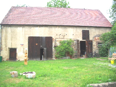 Blick auf Scheune-Wohnhaus1
